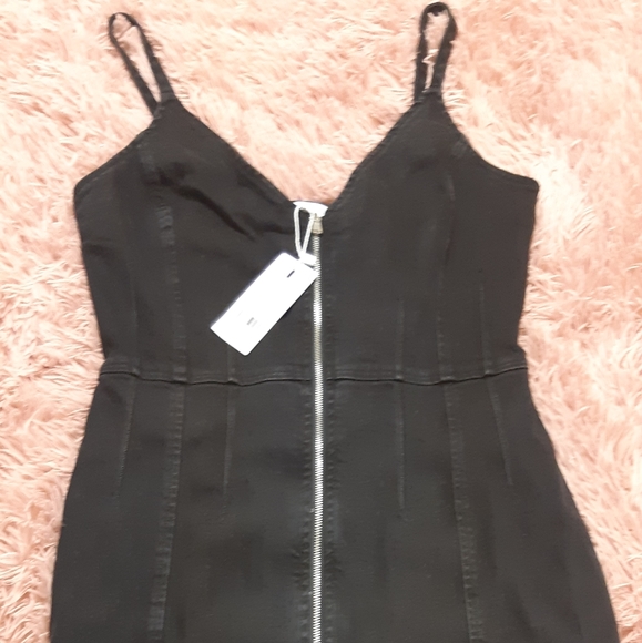 Front-Row Mini Denim Dress - Picture 5 of 6